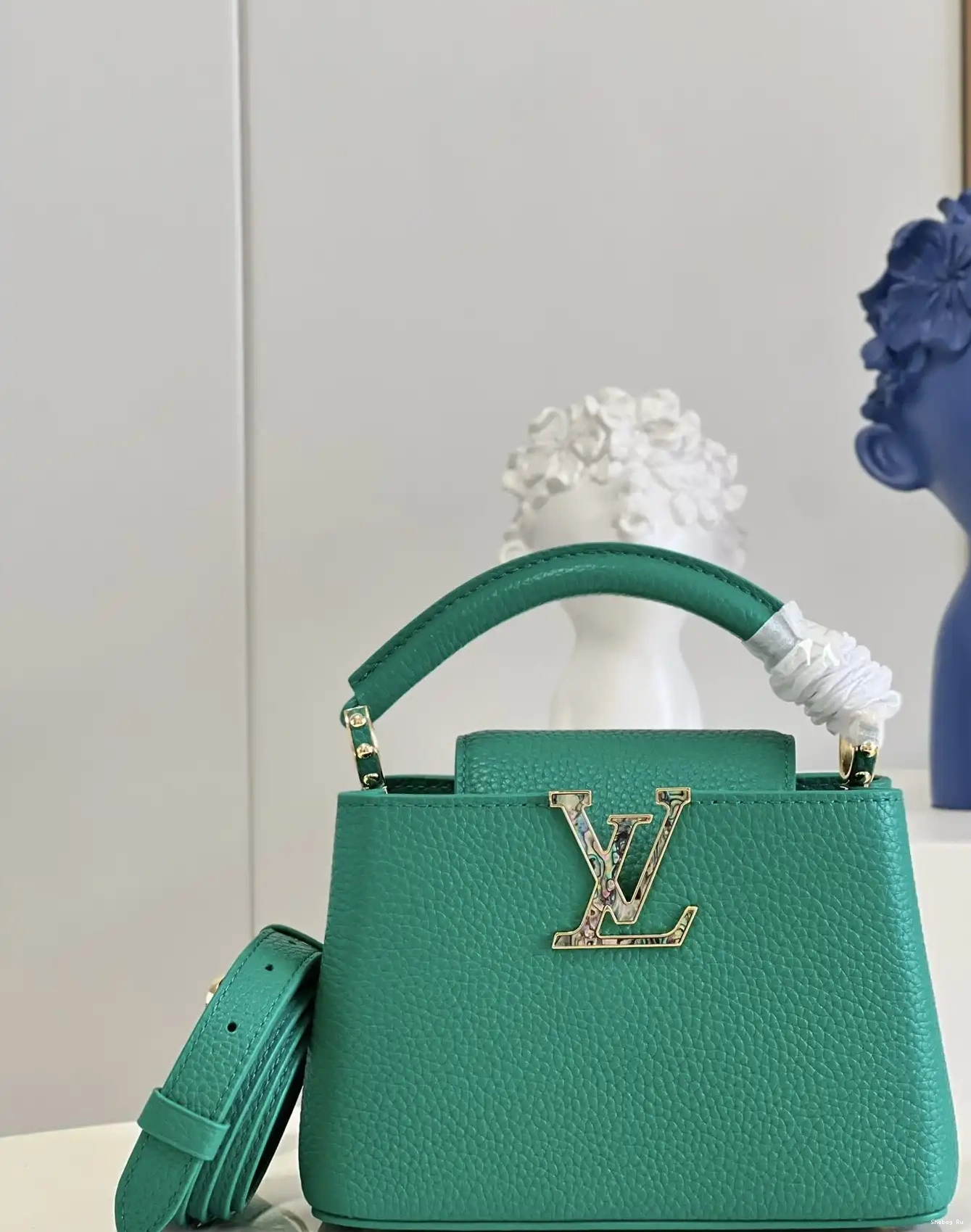 MINI LOUIS CAPUCINES VUITTON 0611